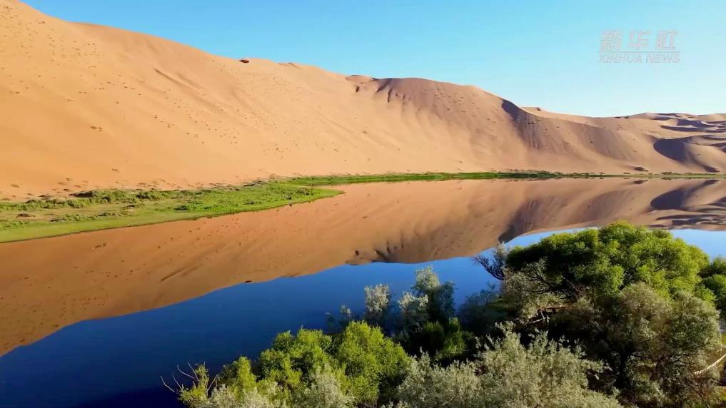 60秒带你看巴丹吉林沙漠—沙山湖泊群