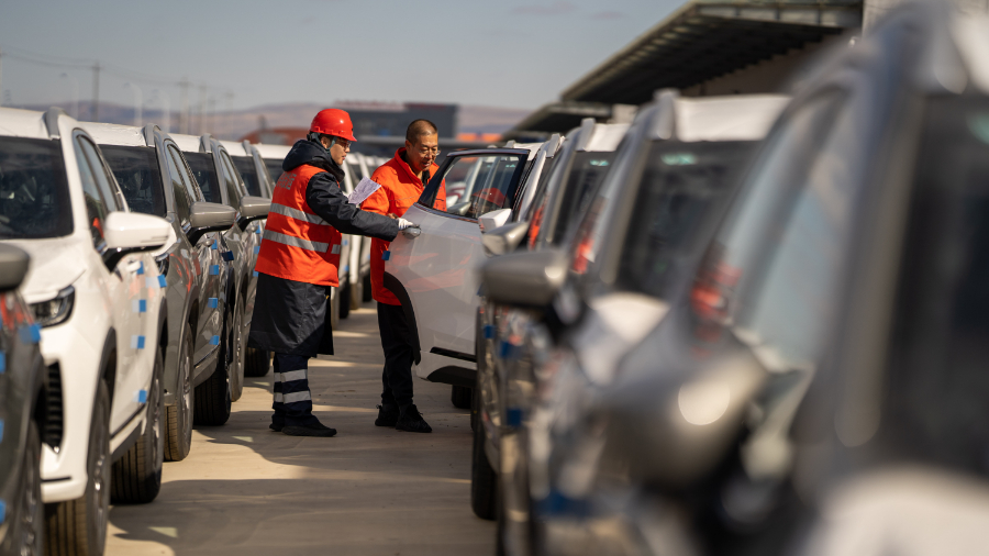 烏蘭察布開行JSQ商品車中歐班列