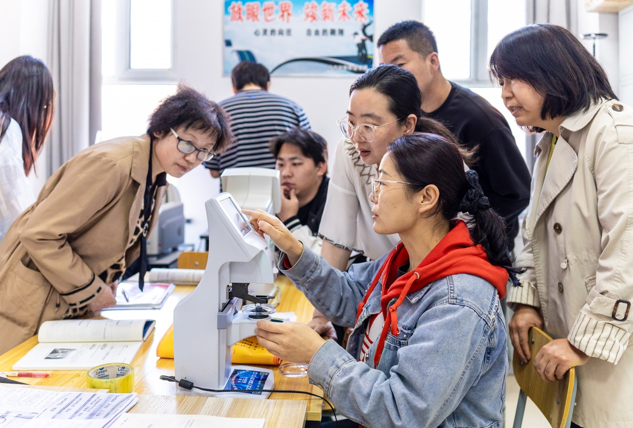 呼和浩特：“零工市场”助力精准就业
