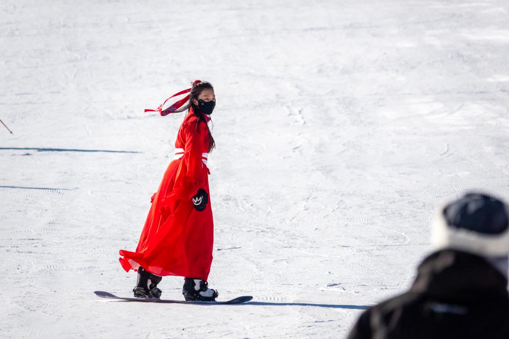 2025年乌兰察布第三届“冰雪之恋”旅游季启幕
