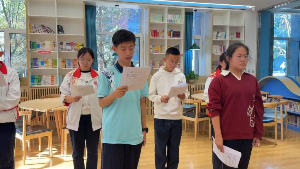 康巴什一中：在声韵中传承治沙精神