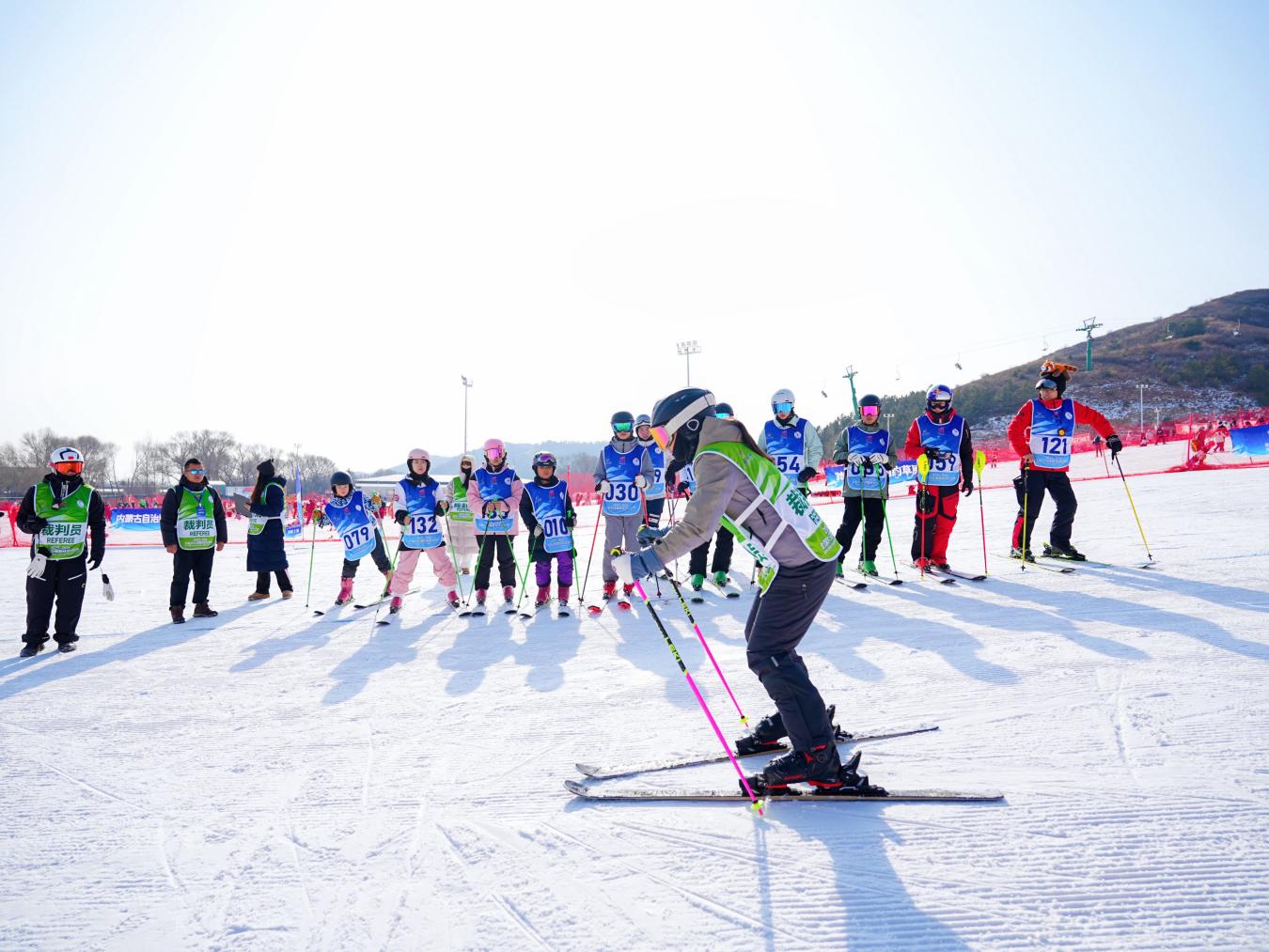 全国大众滑雪技术达标赛内蒙古站启幕  