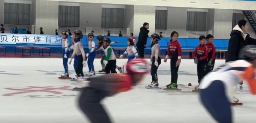 海拉尔冰训中心的少年力量正绽放