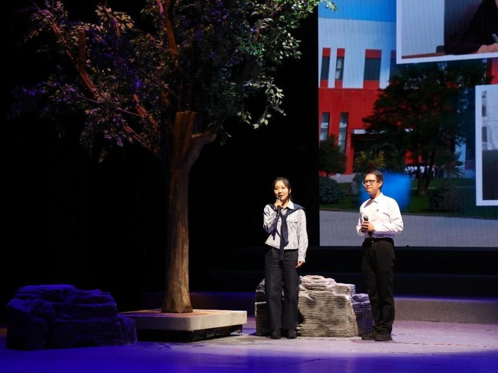 乌审旗举办庆祝教师节暨教育成果展演活动